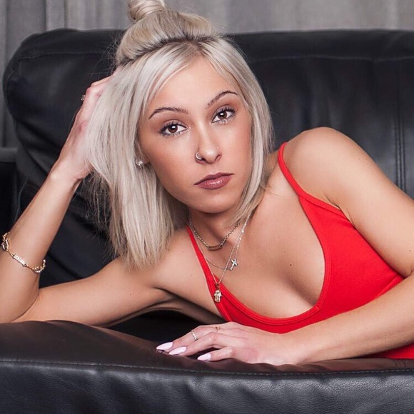 Meet your Posher, Andrea - Picture 1 of 1